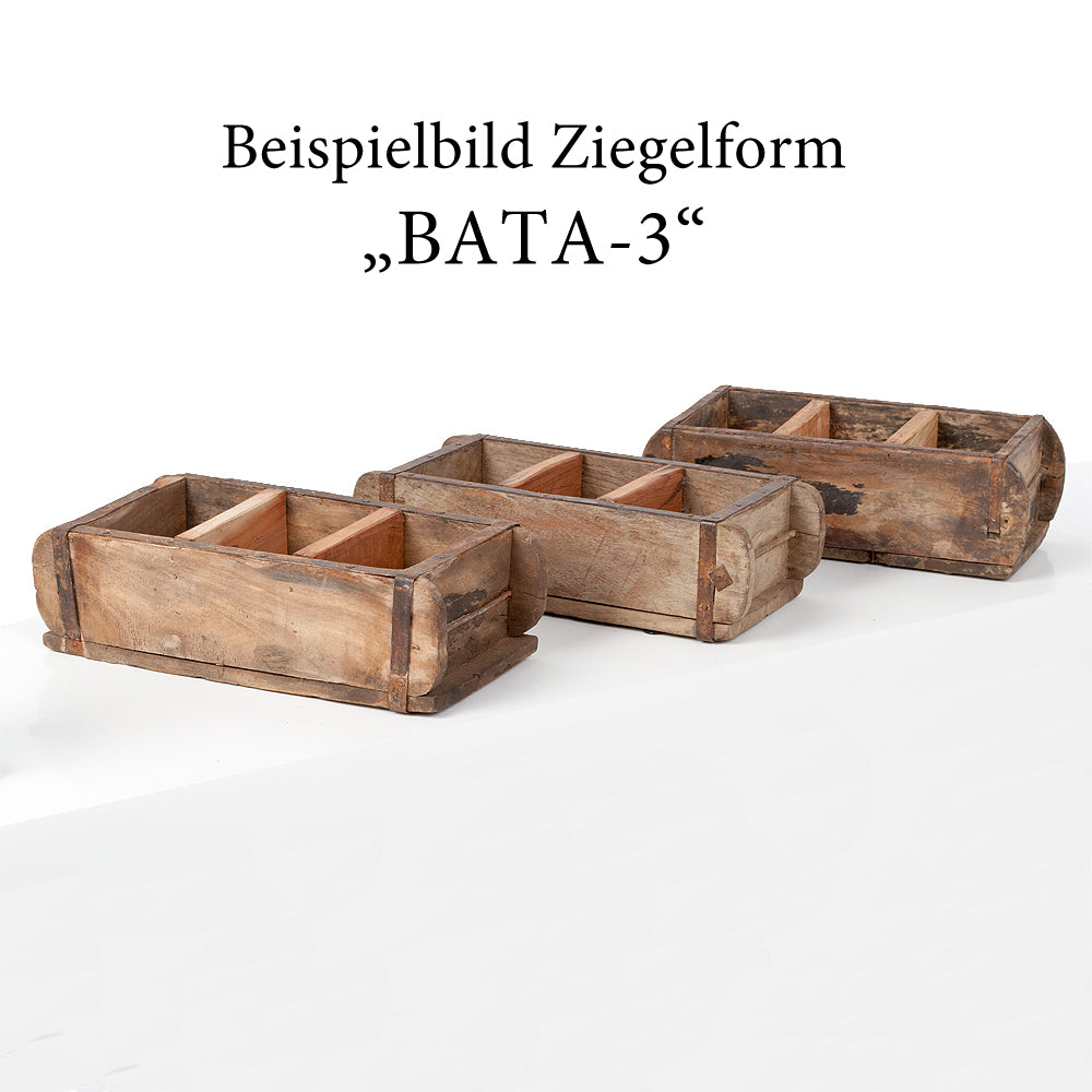 Ziegelform BATA-3 mit drei Fächern und Metallbeschlägen